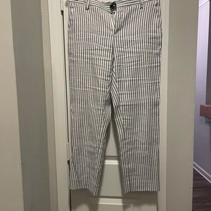 Banana Republic Cropped pants (size 6)